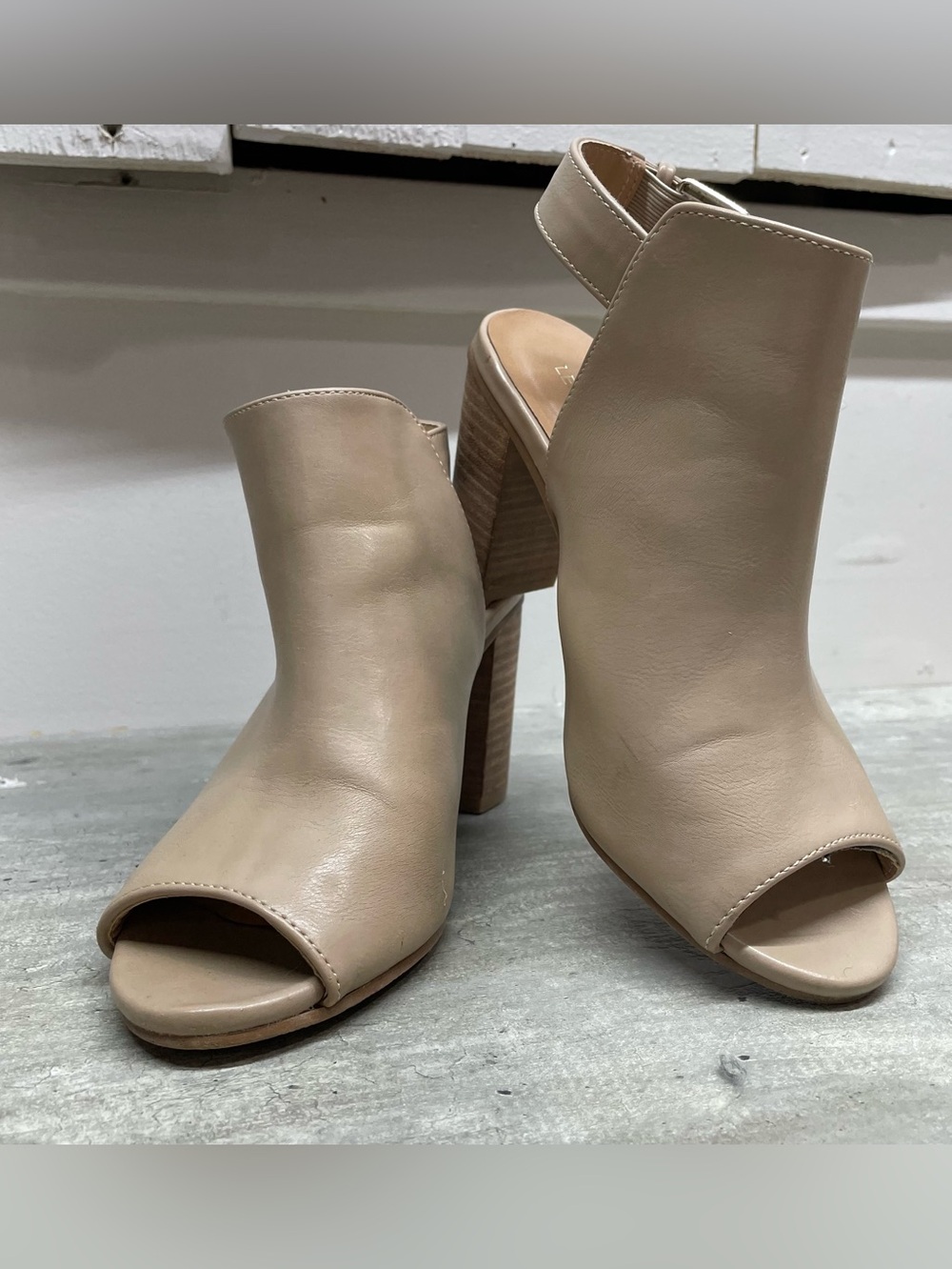 Le Chateau Peep Toe Booties Womens 36 Tan Block Heel Slingback Buckle